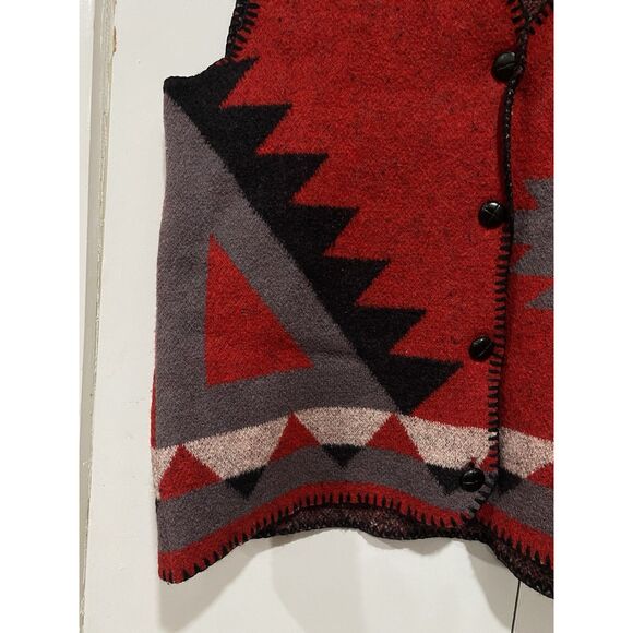 Nanook Vest Women’s Large 100% Virgin Wool Red Canada Made Button Front FLAW - Picture 3 of 16